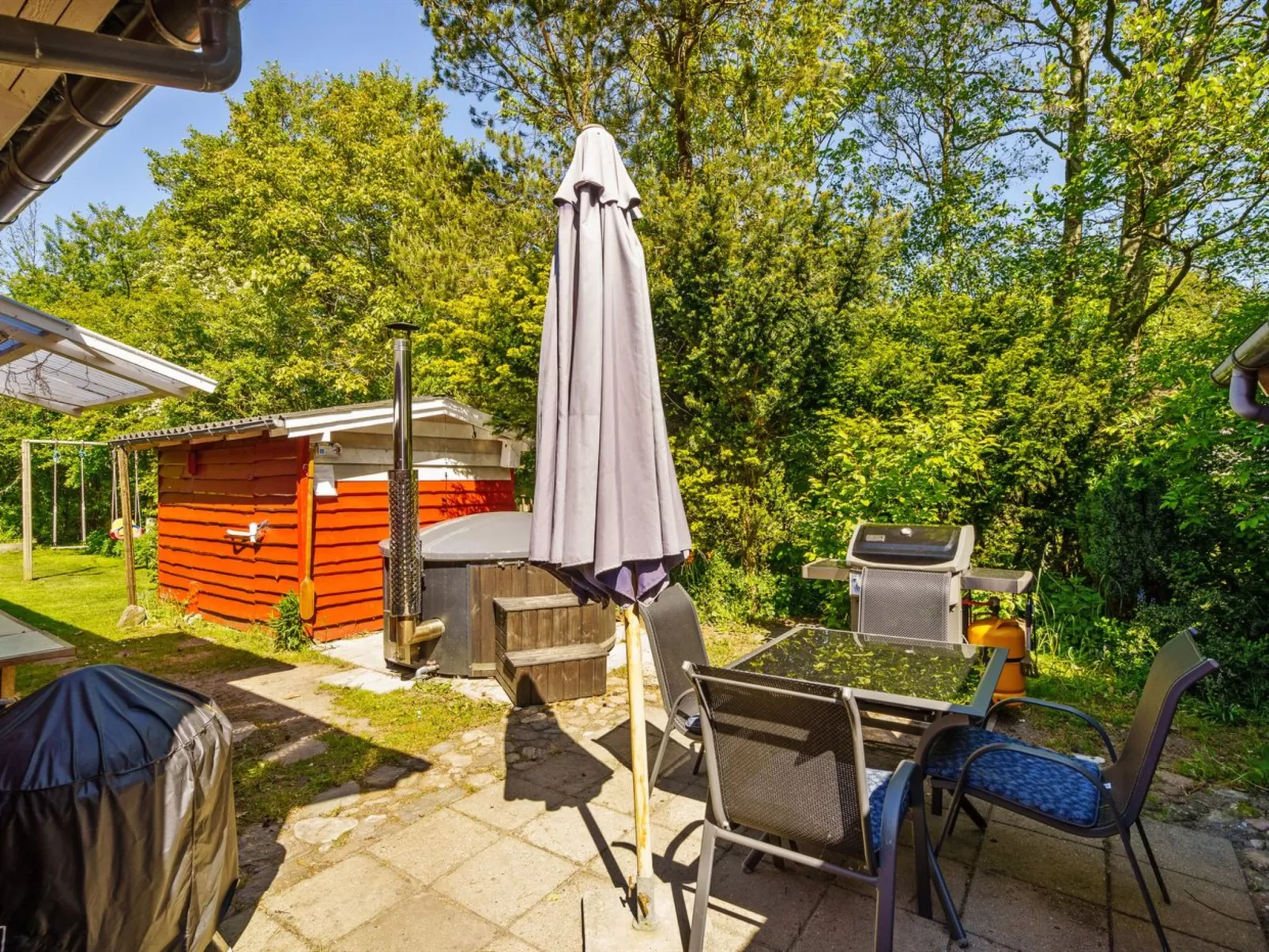 "Flugha" - 500m to the fjord-Buiten