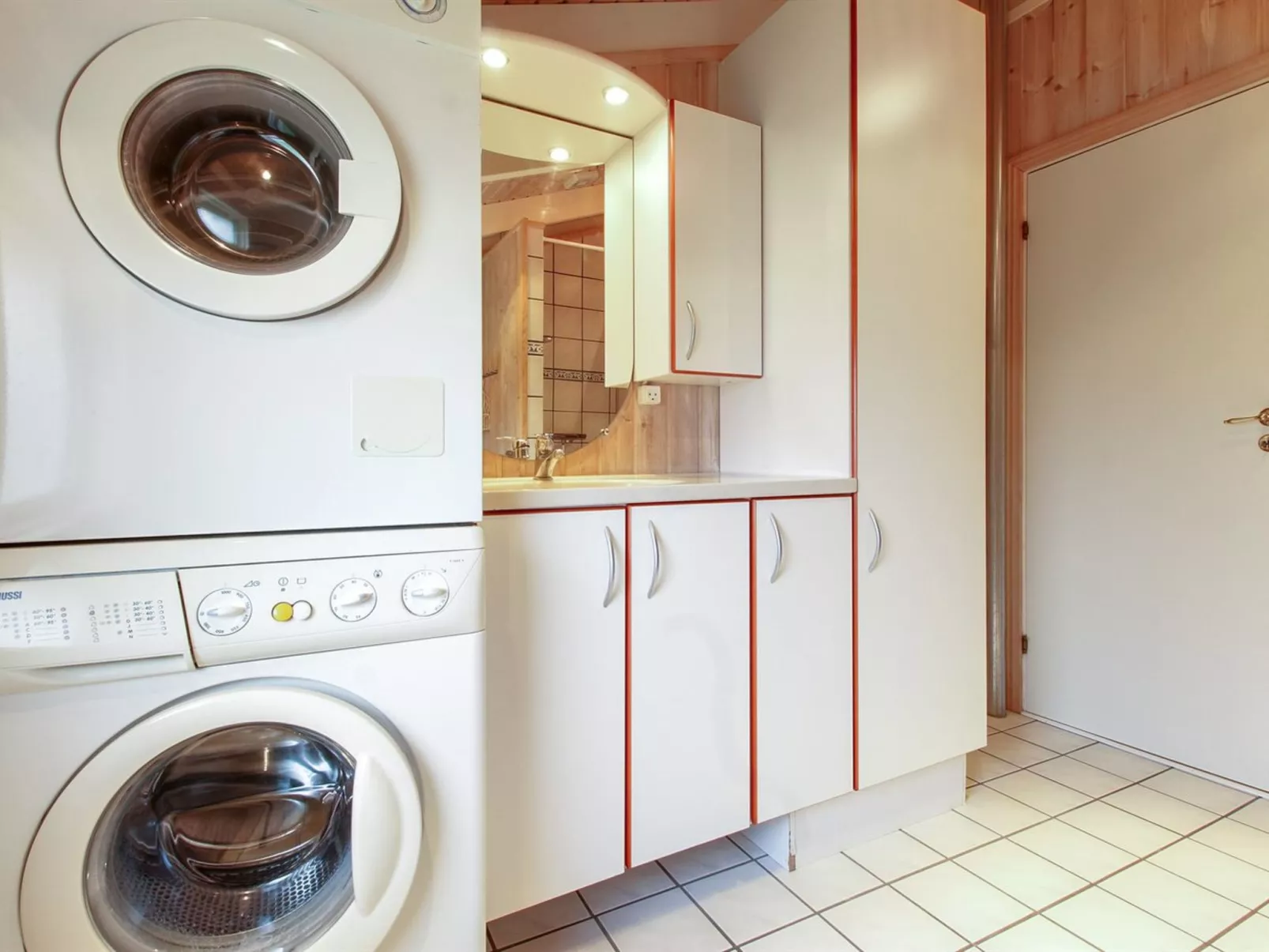 "Danika" - 800m from the sea-Binnen