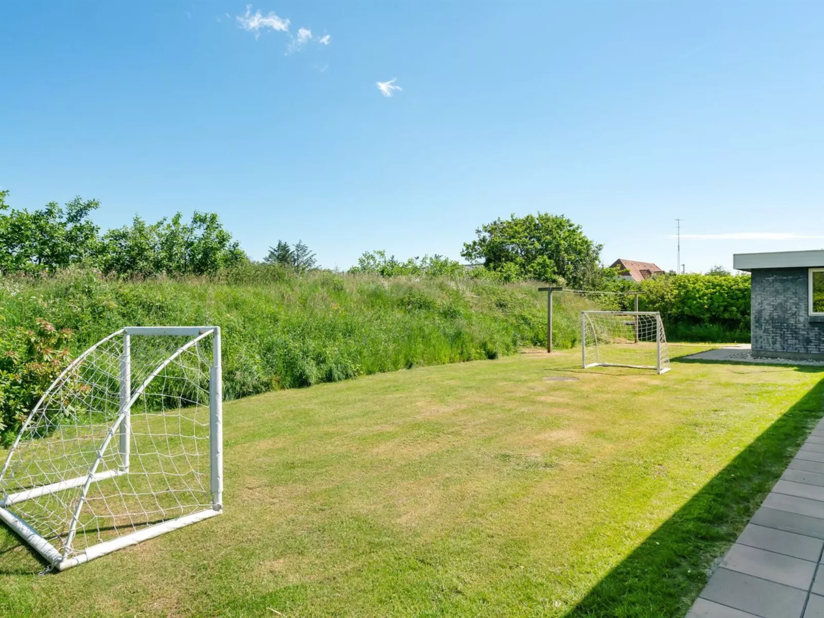 "Sunna" - 500m from the sea-Buiten