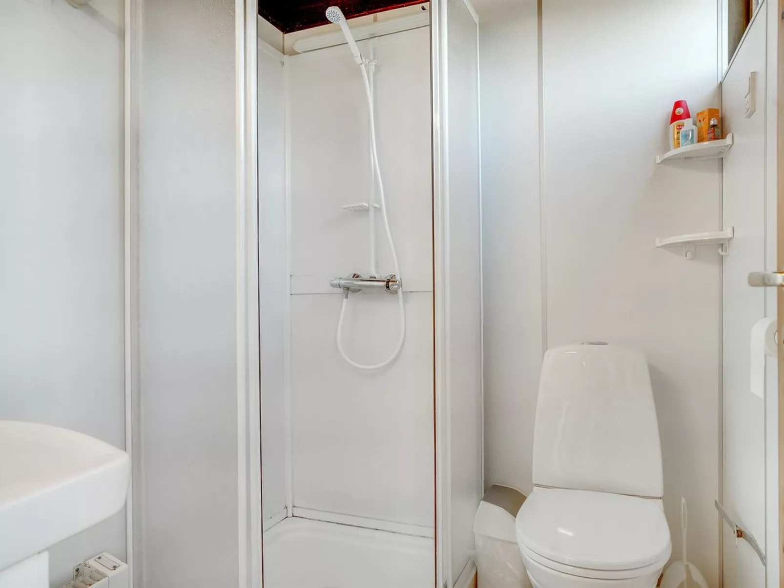 "Ariana" - 150m from the sea-Binnen