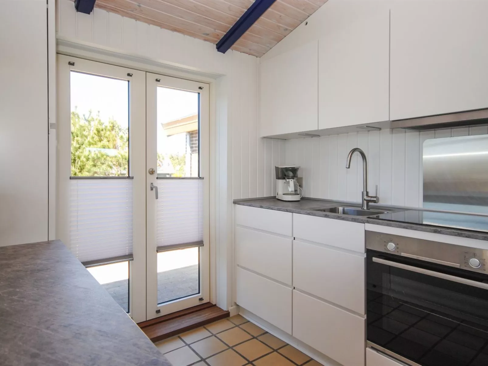 "Jerrik" - 900m from the sea-Binnen