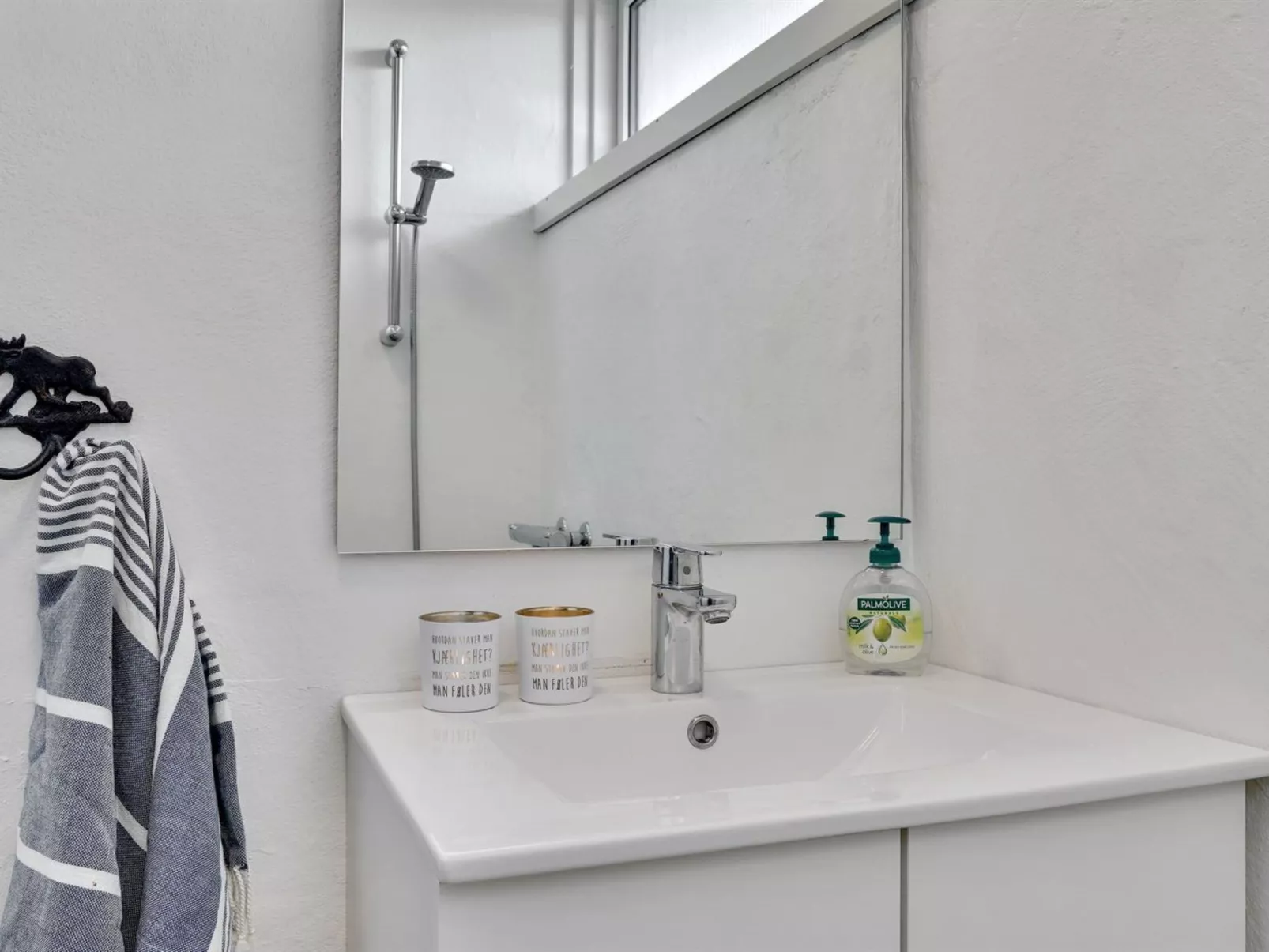 "Tomine" - 500m to the fjord-Binnen