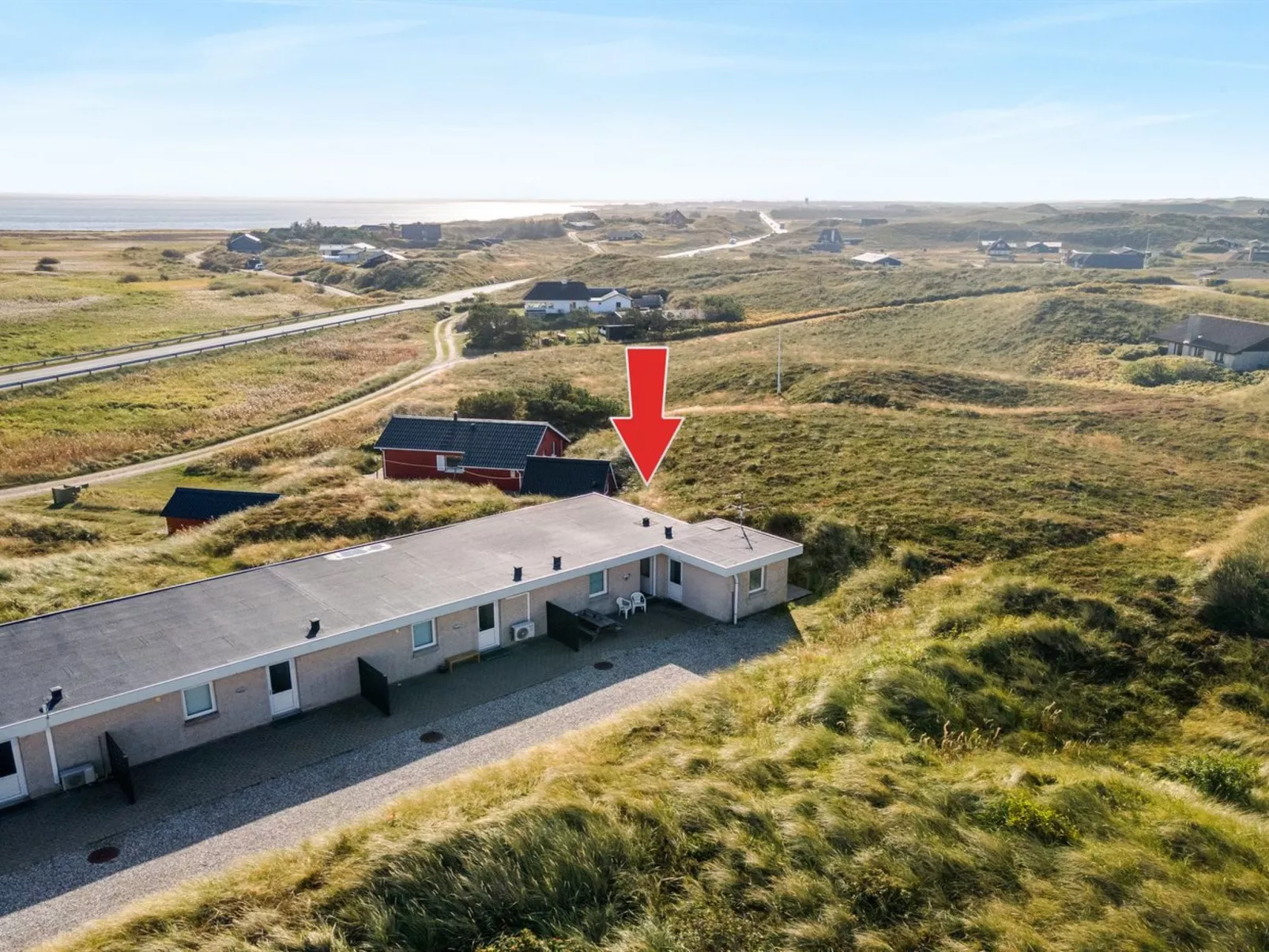 "Elizabeta" - 100m to the fjord-Buiten