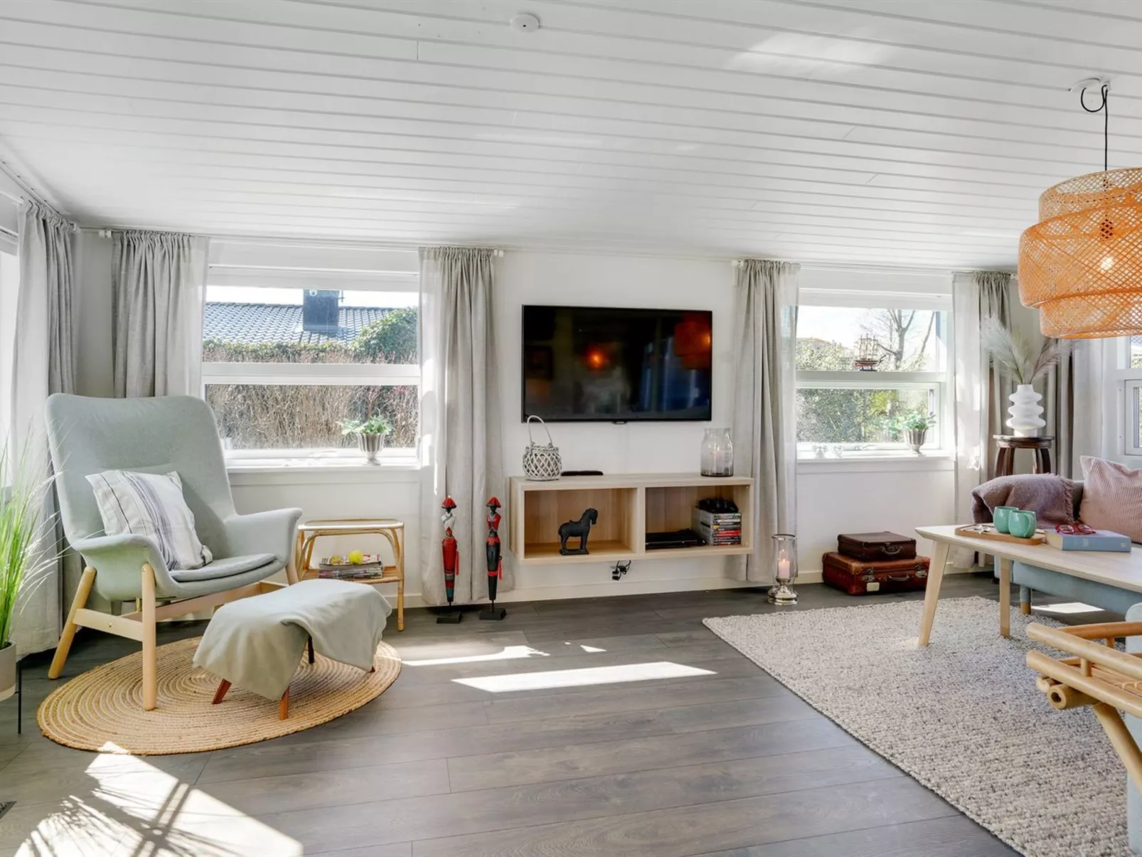 "Sveina" - 600m from the sea-Binnen