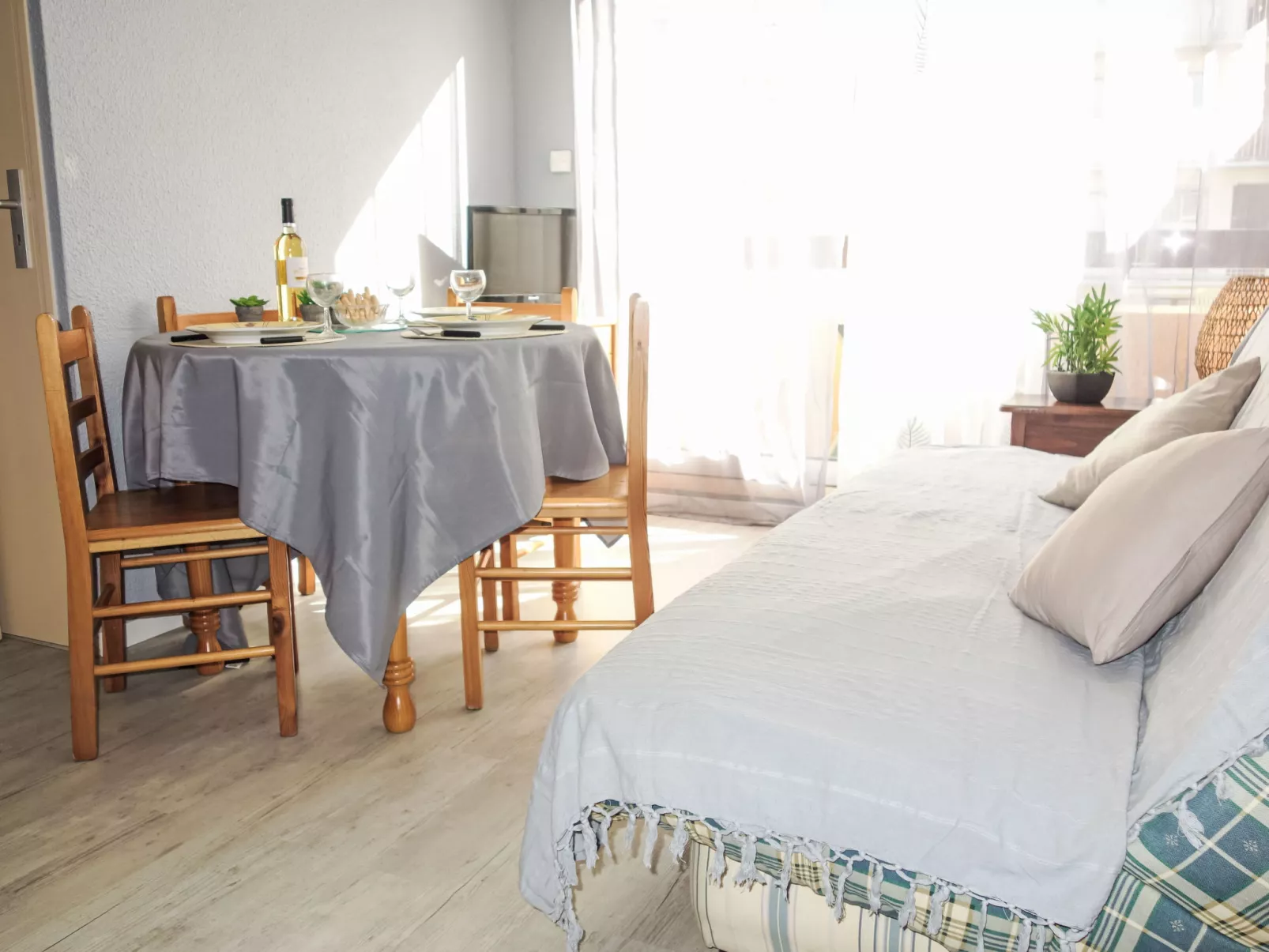 Les Mas de La Mer-Binnen