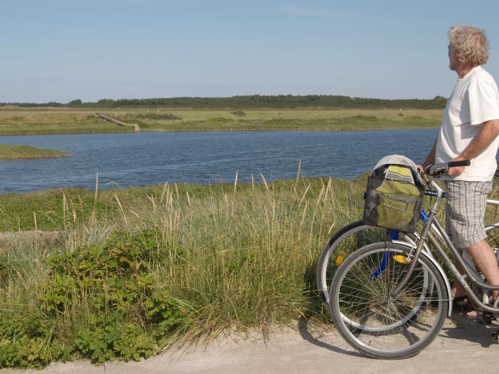 "Holte" - 700m to the fjord-Buiten