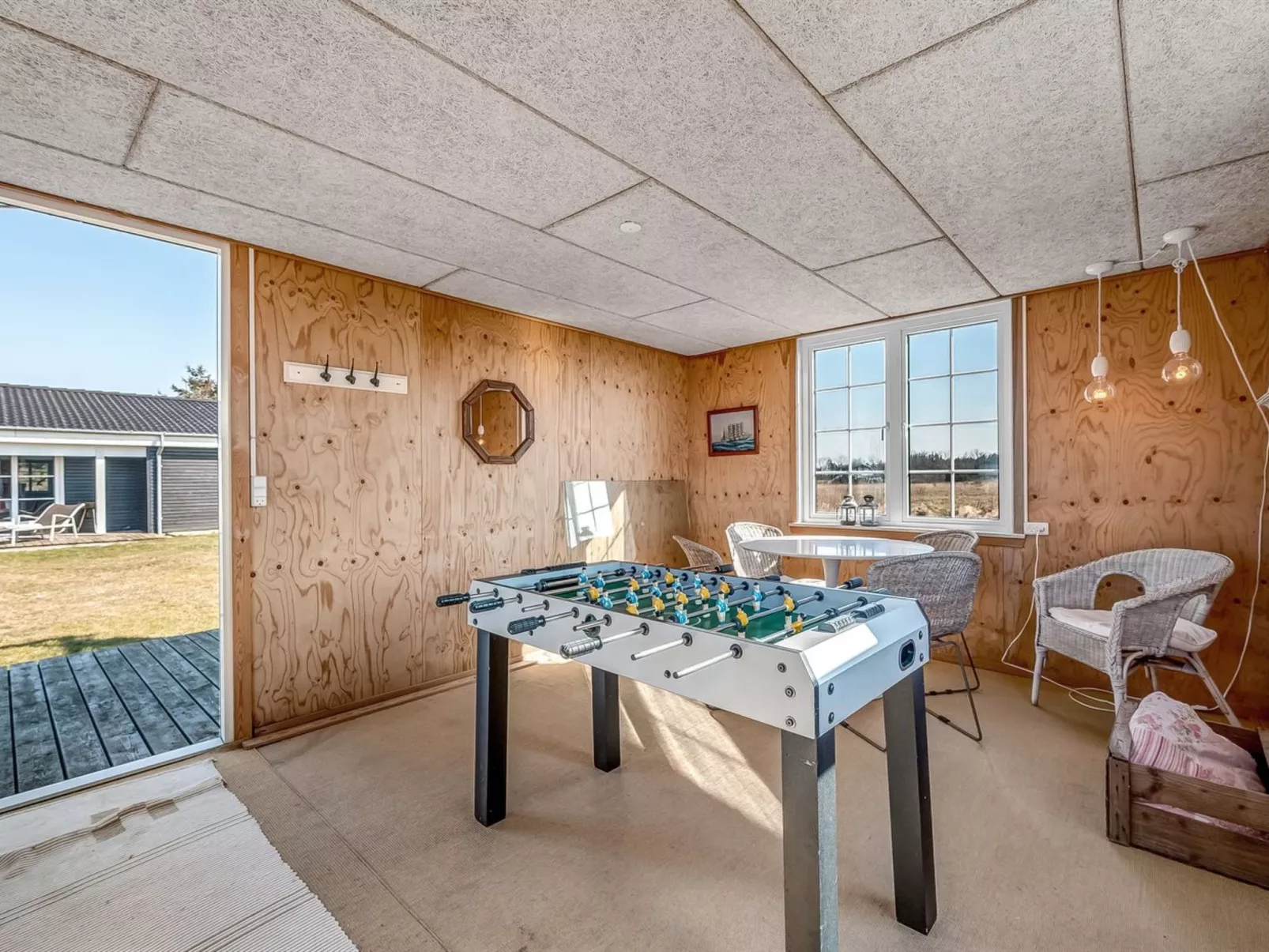 "Bjart" - 50m to the fjord-Binnen