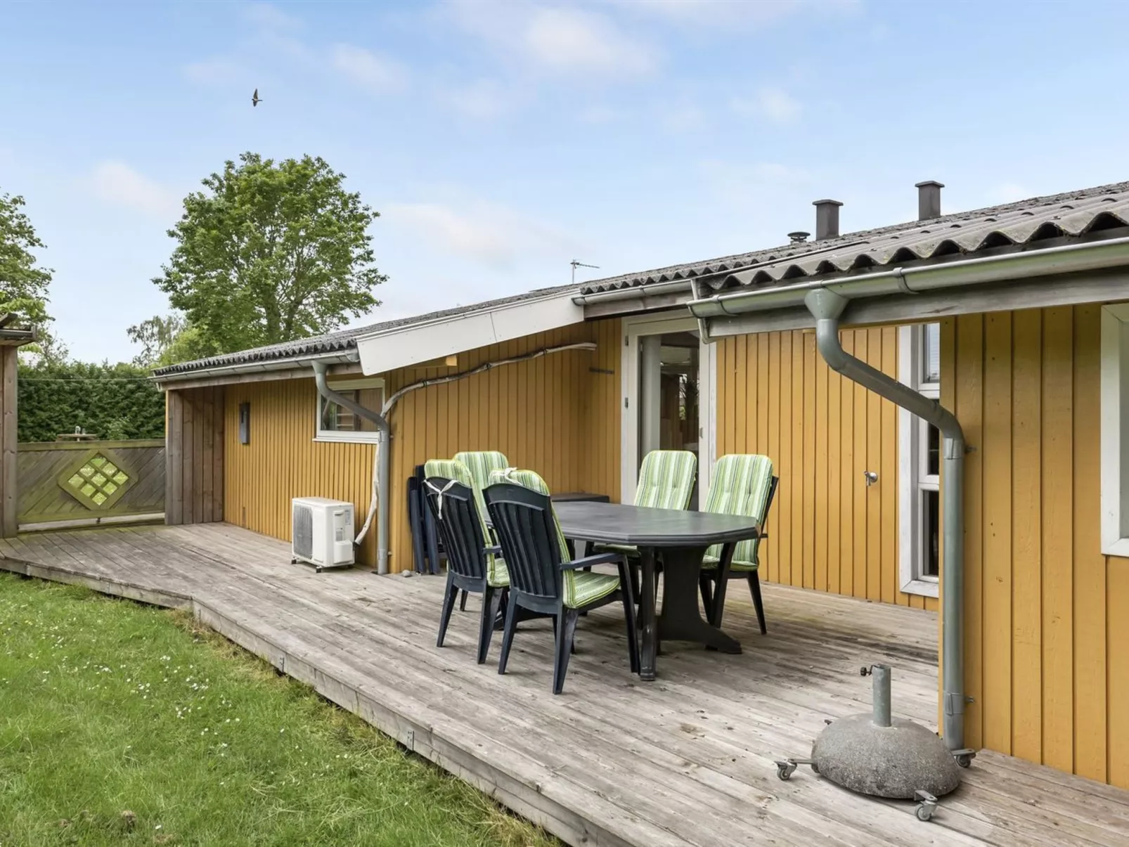 "Virpi" - 400m from the sea-Buiten