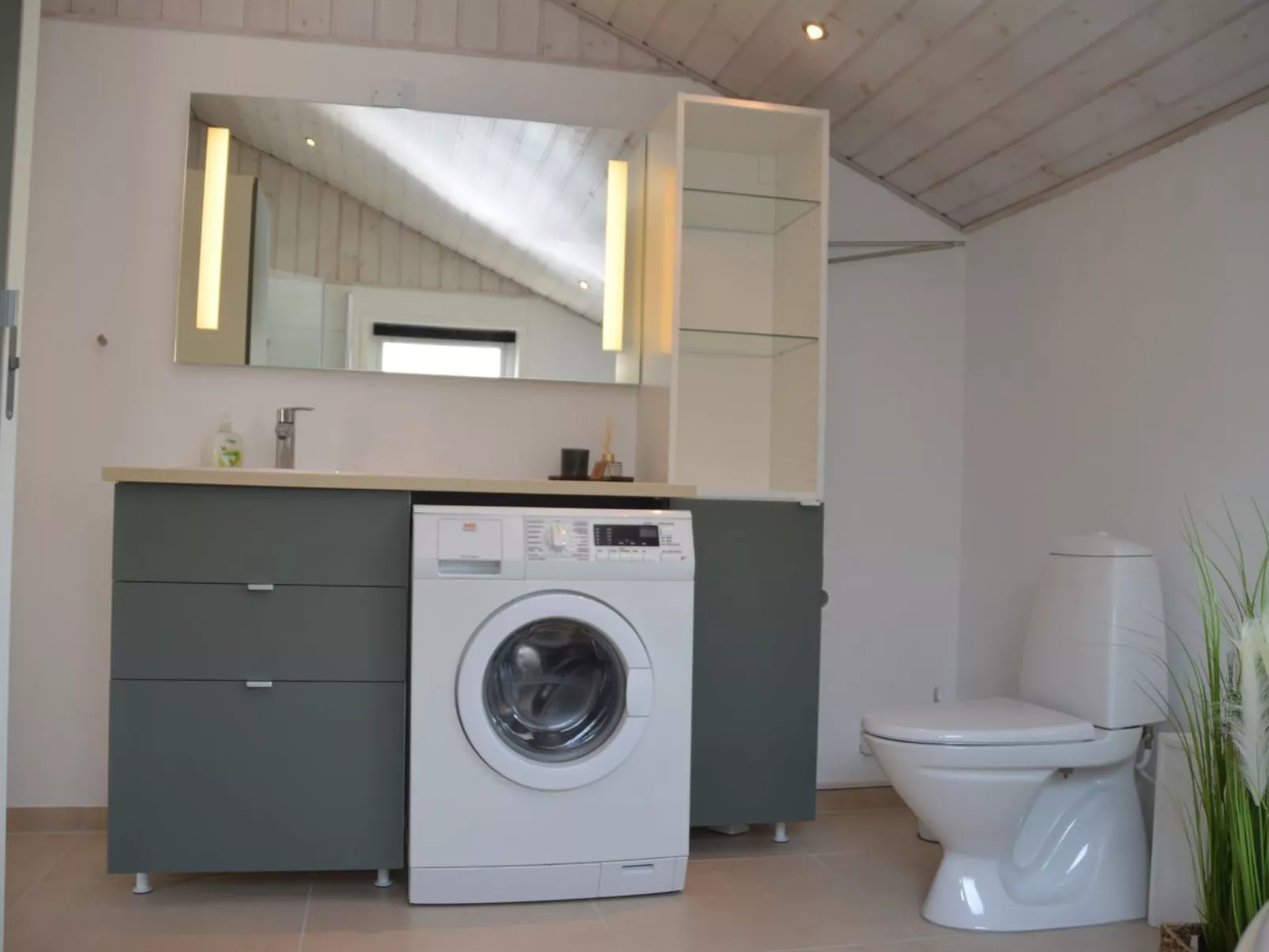 "Fliri" - 700m from the sea-Binnen