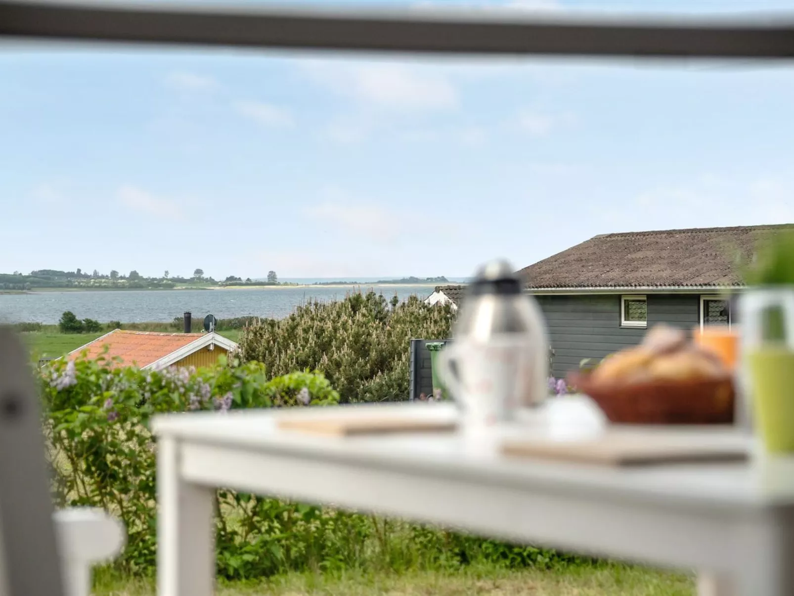 "Ginnie" - 300m from the sea-Buiten