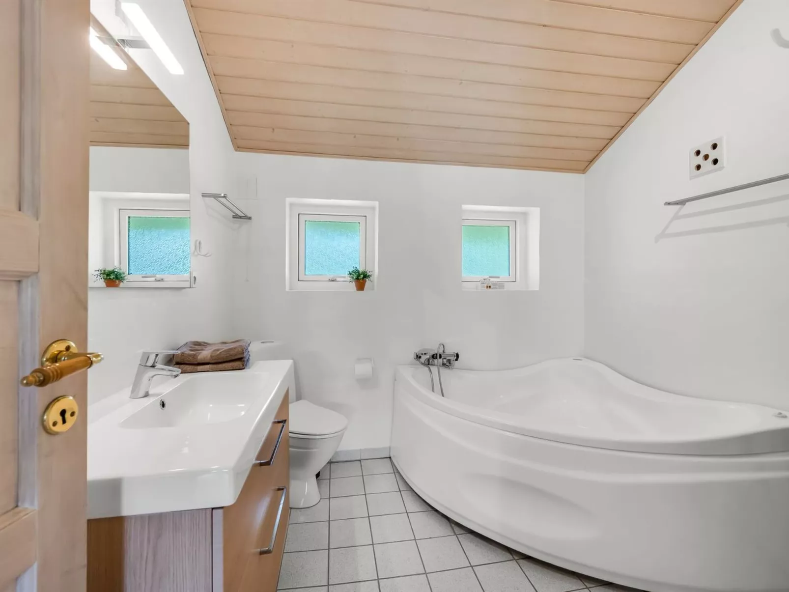 "Salla" - 1.2km from the sea-Binnen