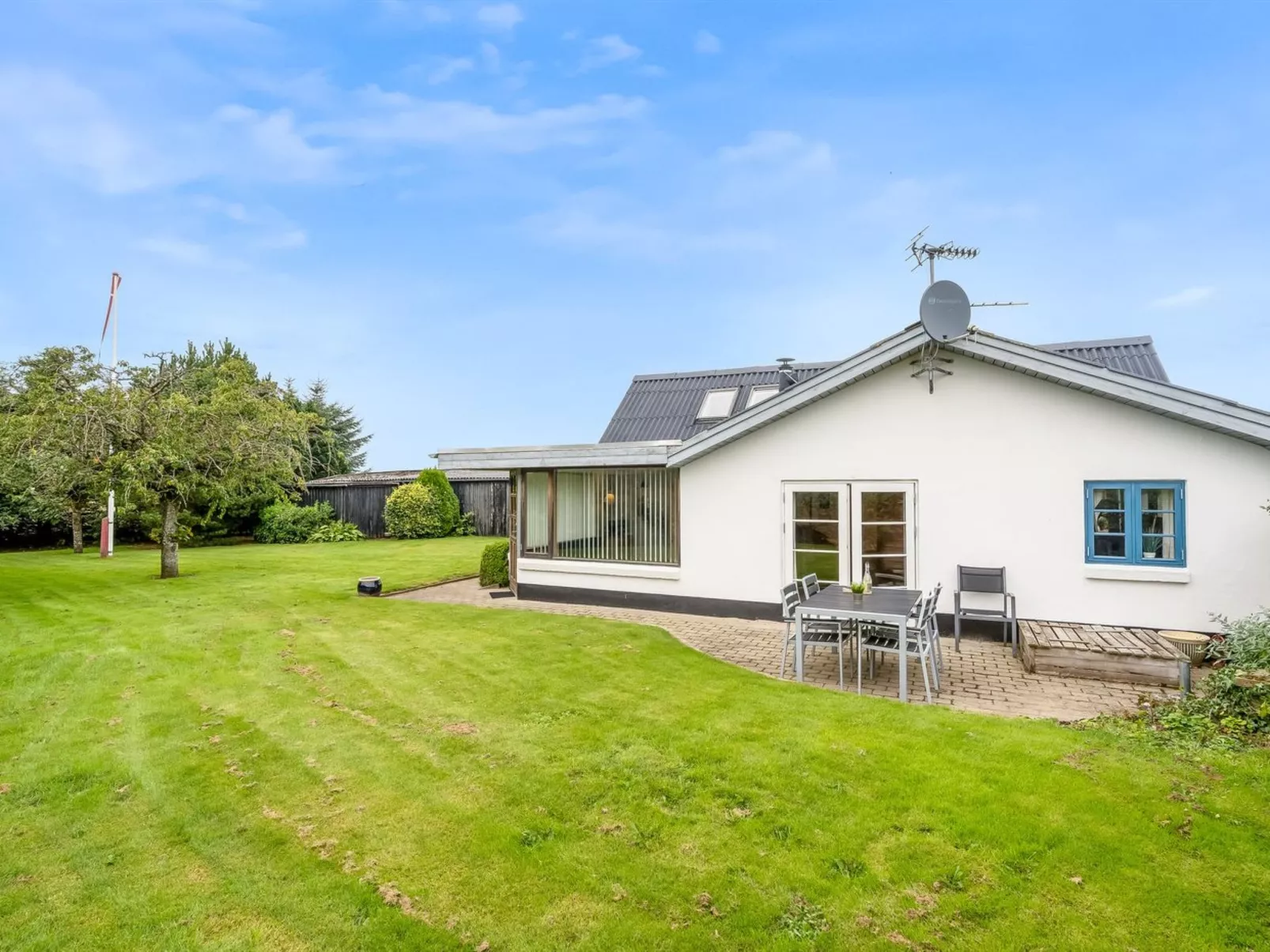 "Aliza" - 300m to the fjord-Buiten