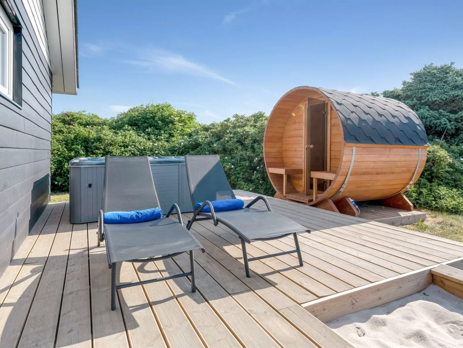 "Hillevi" - 200m from the sea-Buiten