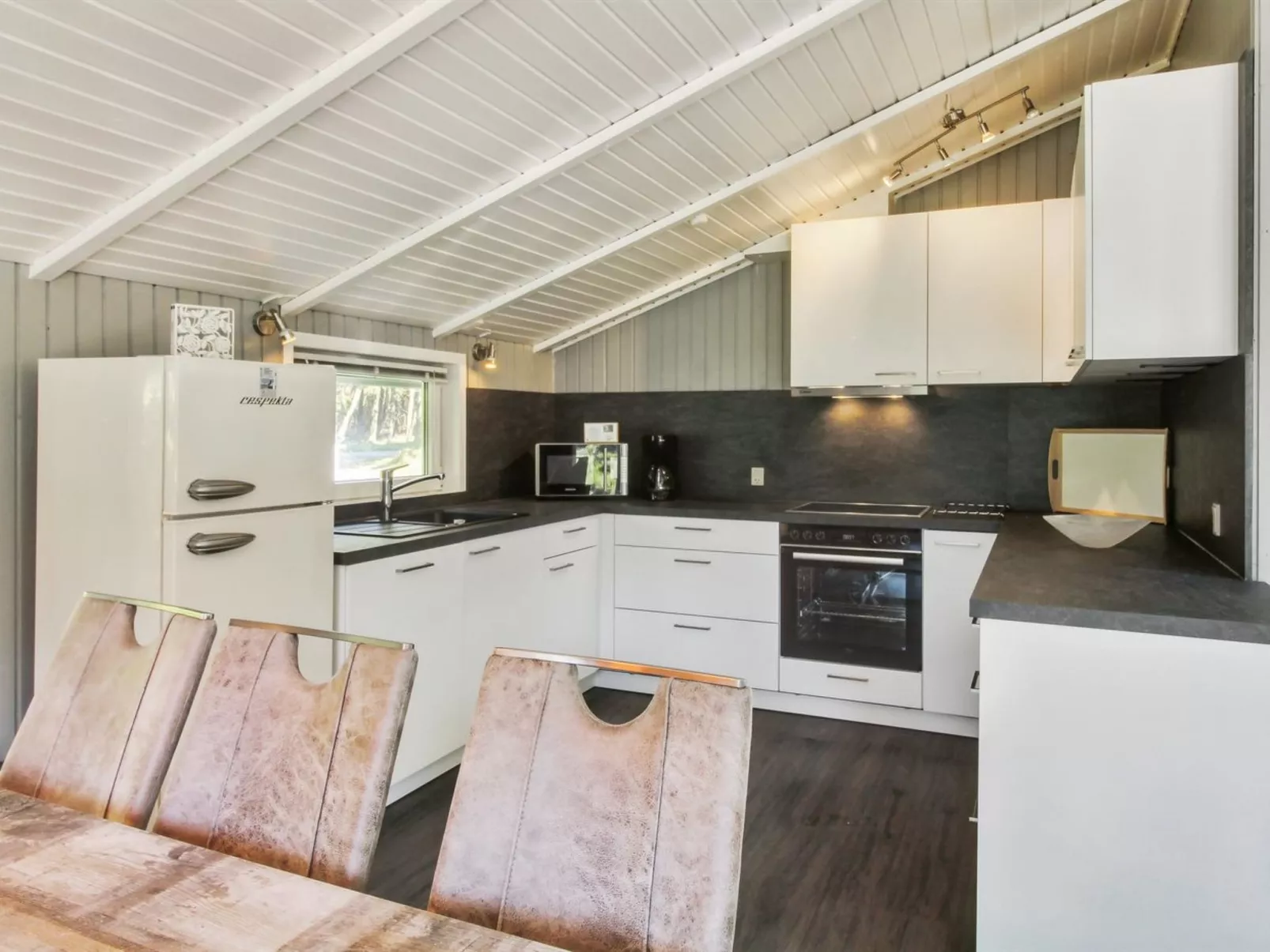 "Cajsa" - 1.5km from the sea-Binnen