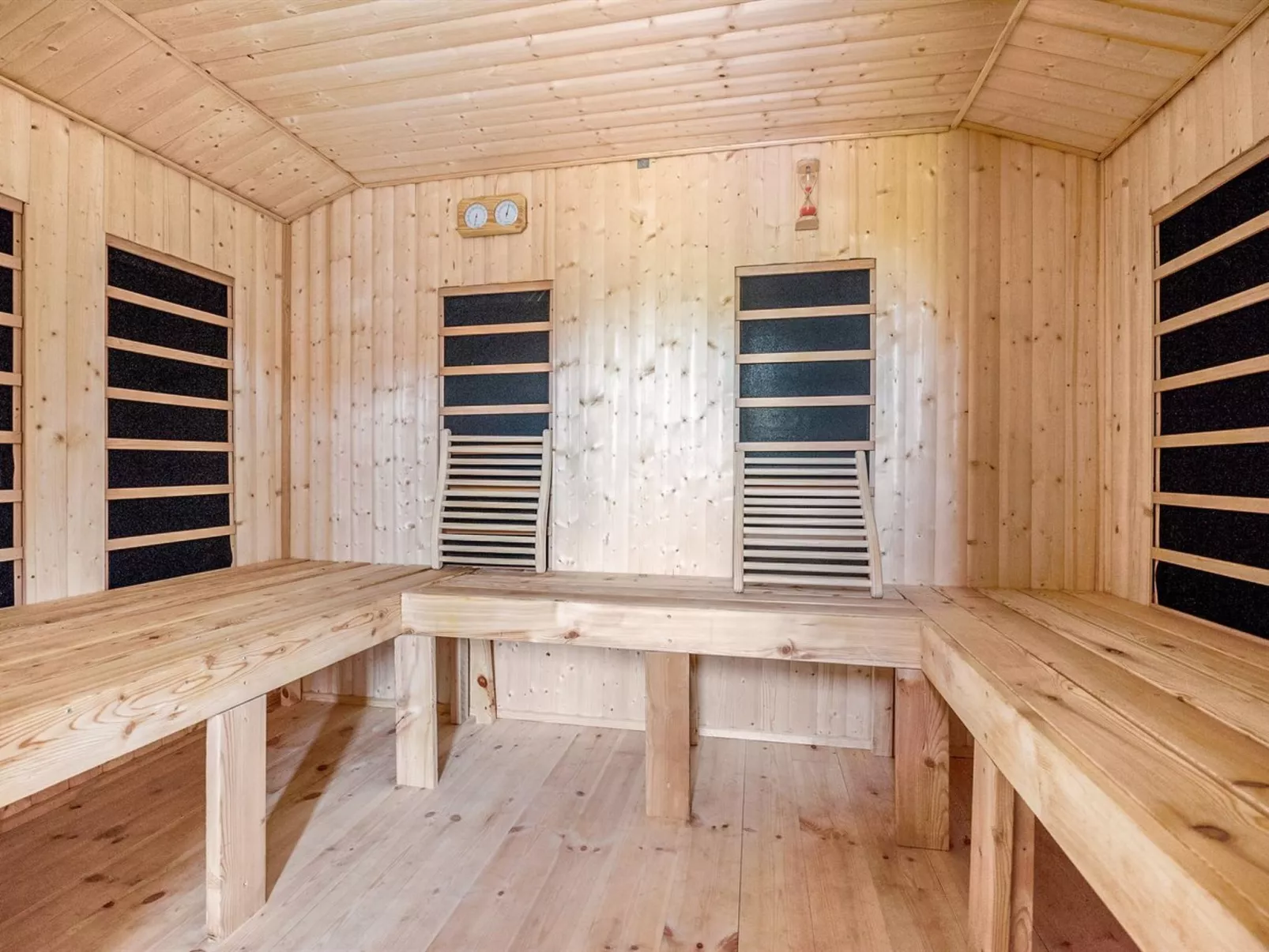 "Hardina" - 300m from the sea-Binnen