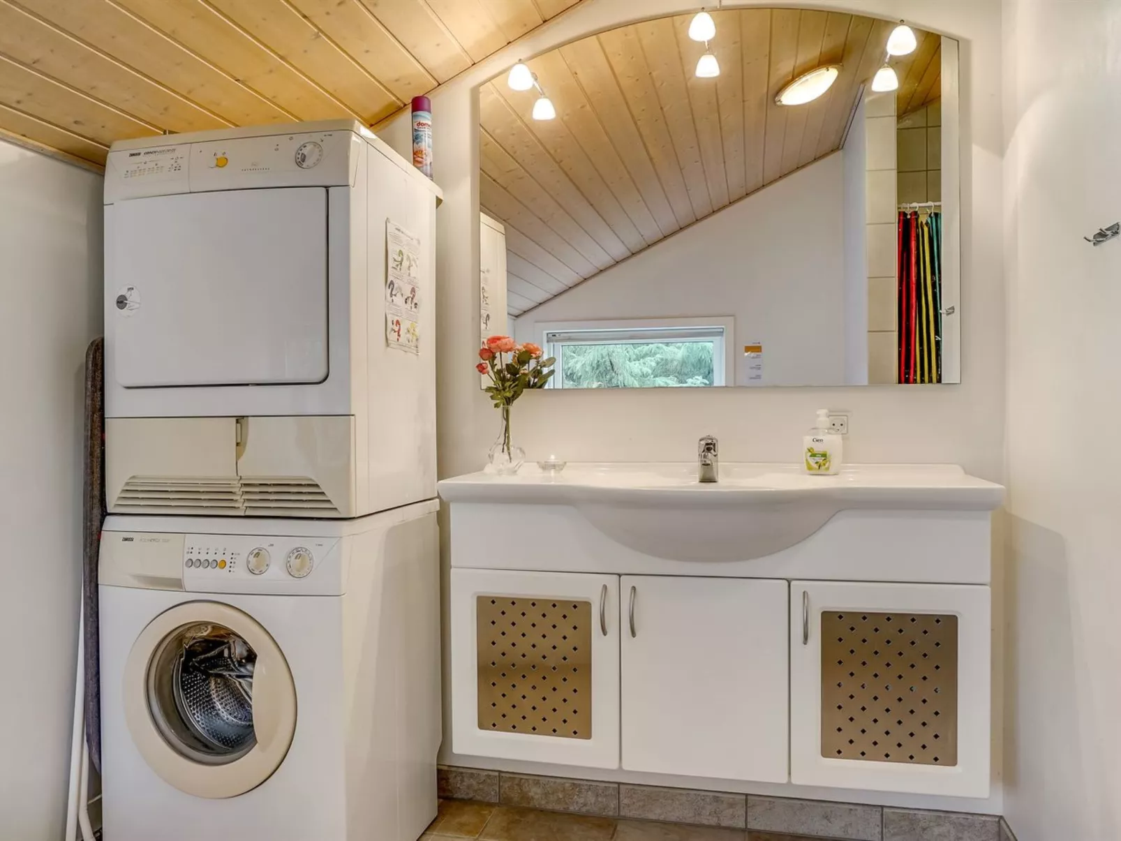 "Hilke" - 850m from the sea-Binnen