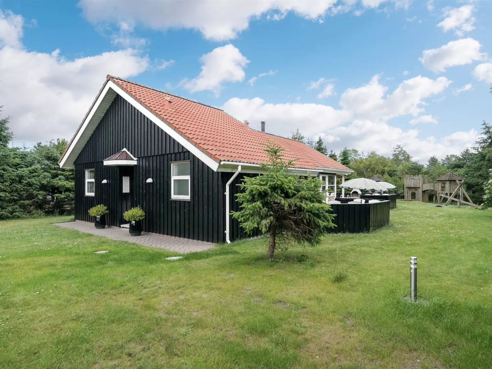 "Hemming" -  from the sea-Buiten