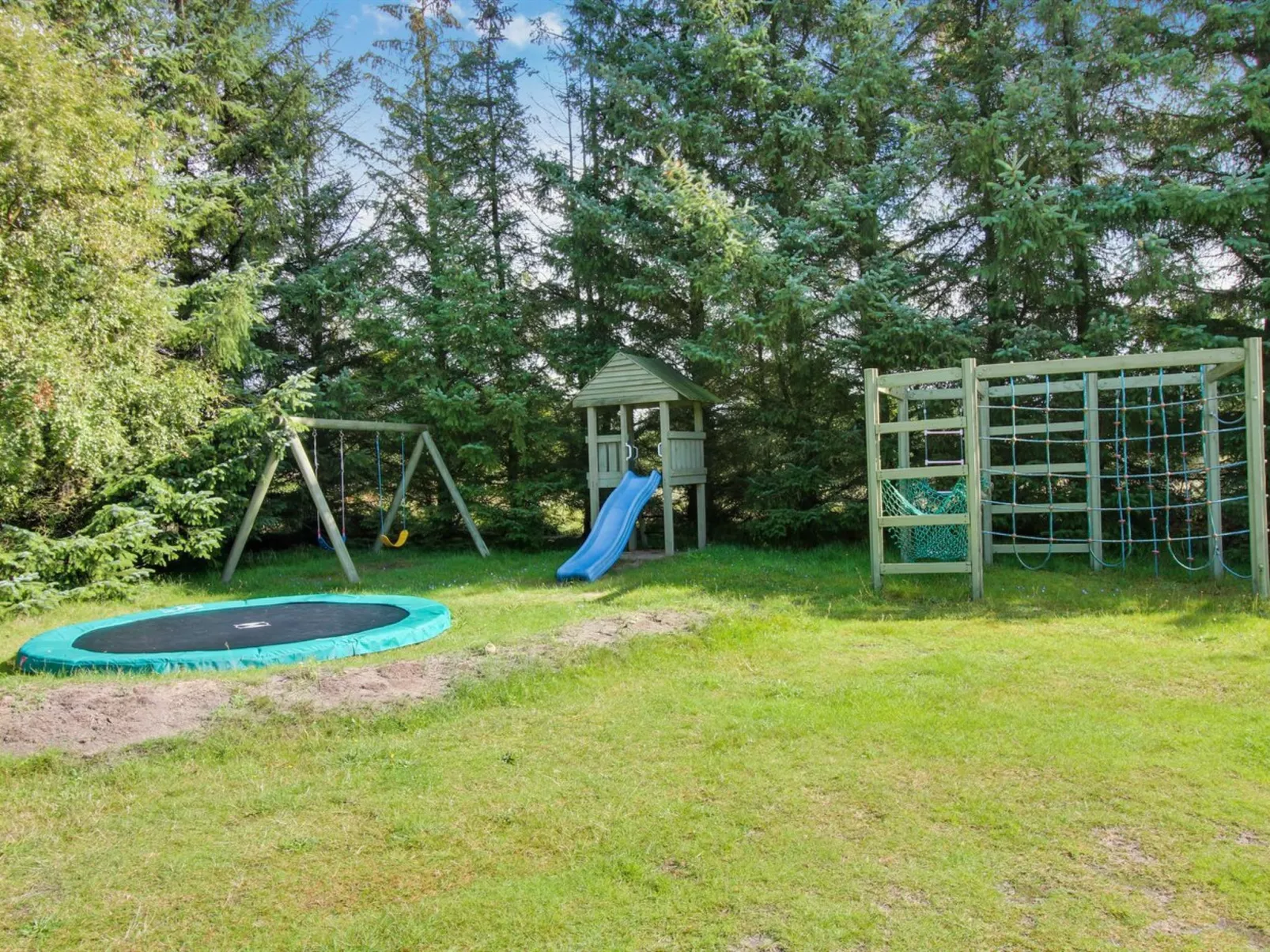 "Patrik" - 1.4km from the sea-Buiten