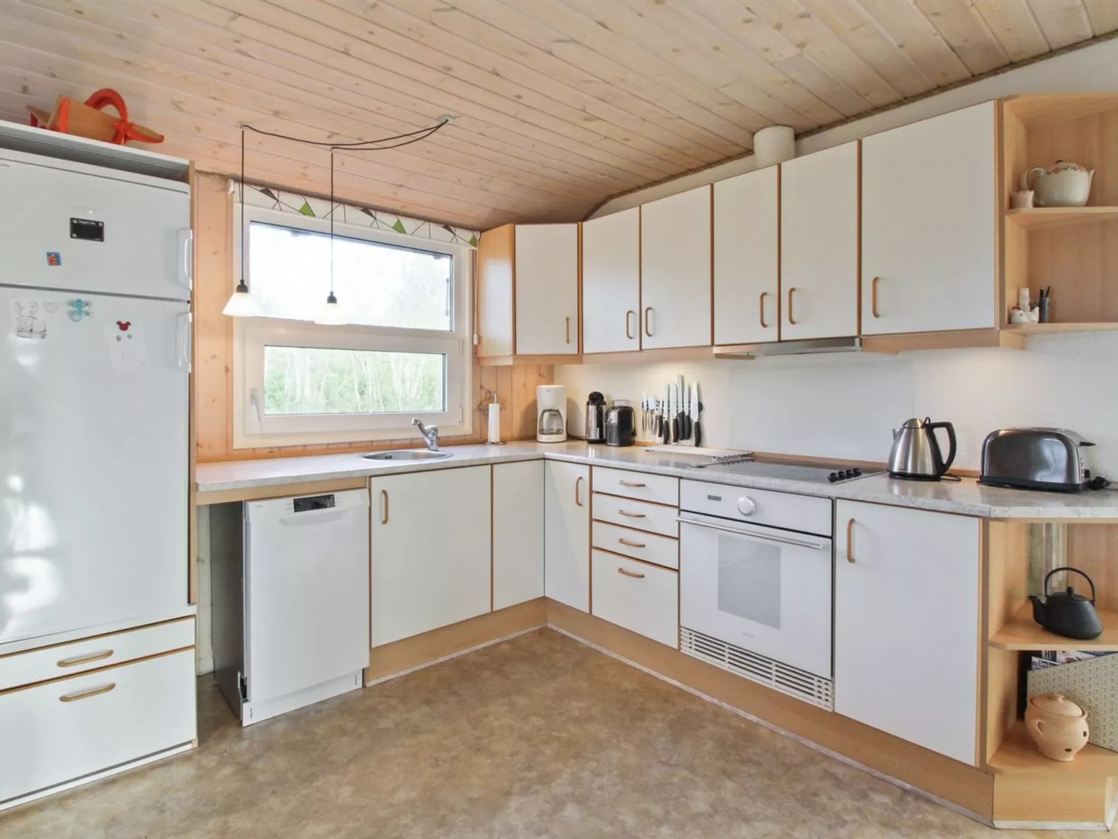 "Gudni" - 250m from the sea-Binnen