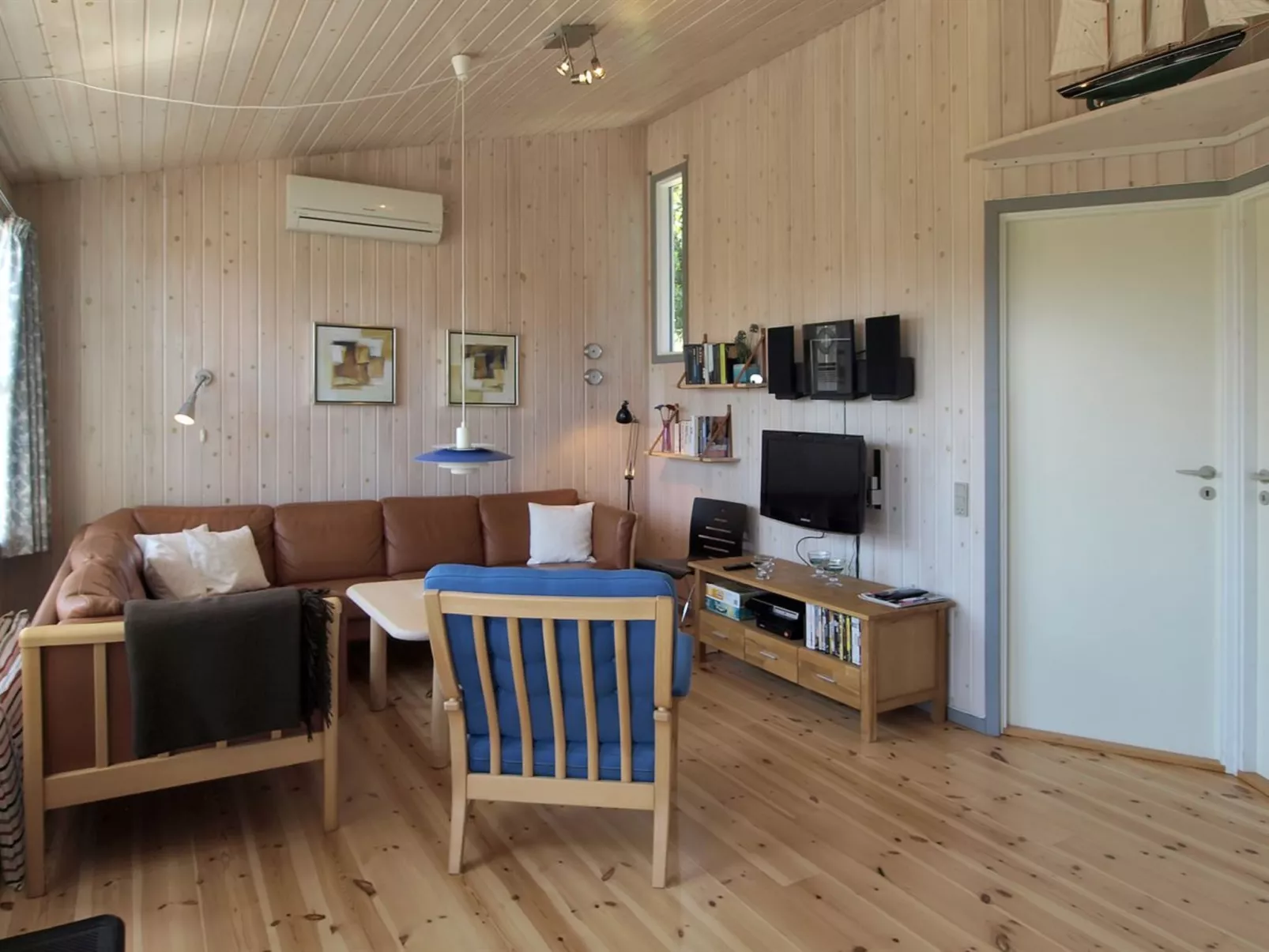 "Jolanda" - 800m from the sea-Binnen