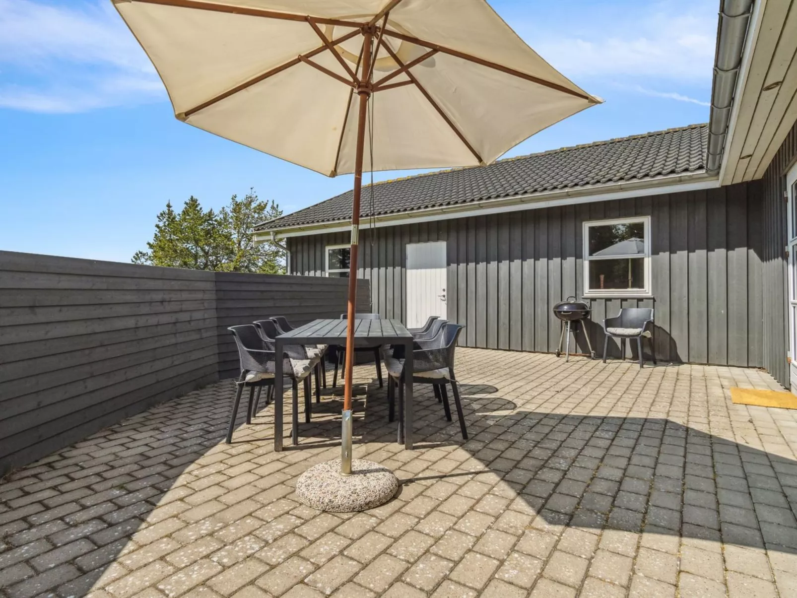 "Ljupco" - 500m to the fjord-Buiten