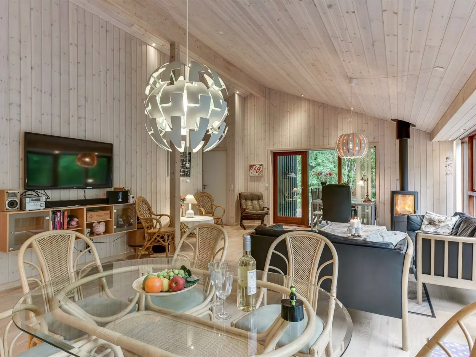 "Nelie" - 40km from the sea-Binnen