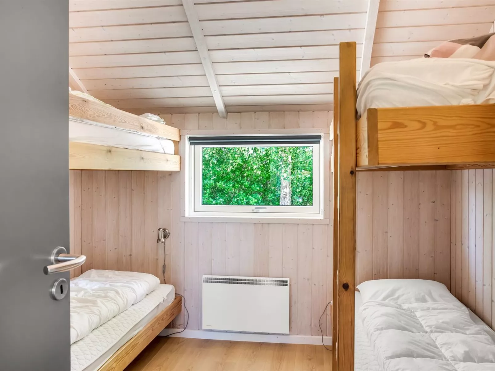 "Isving" - 1.1km to the fjord-Binnen