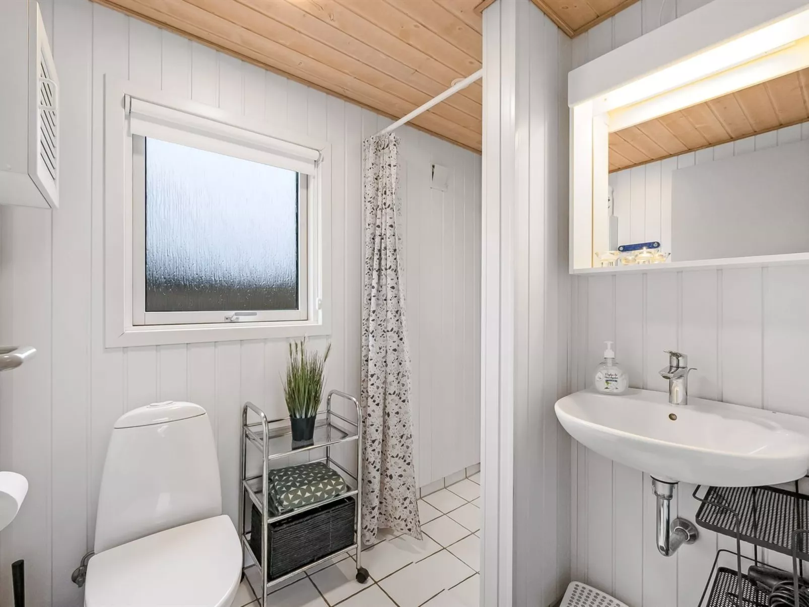 "Marten" - 1.2km to the fjord-Binnen