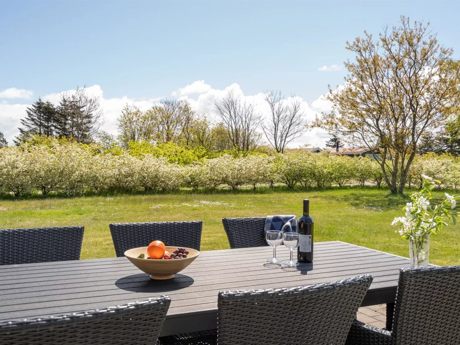 "Ingward" - 300m to the fjord-Buiten