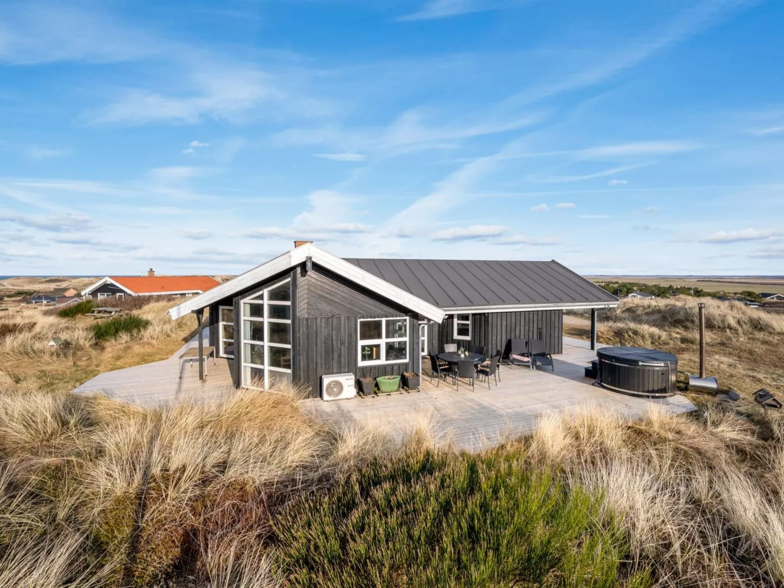 "Tahnee" - 450m from the sea-Buiten