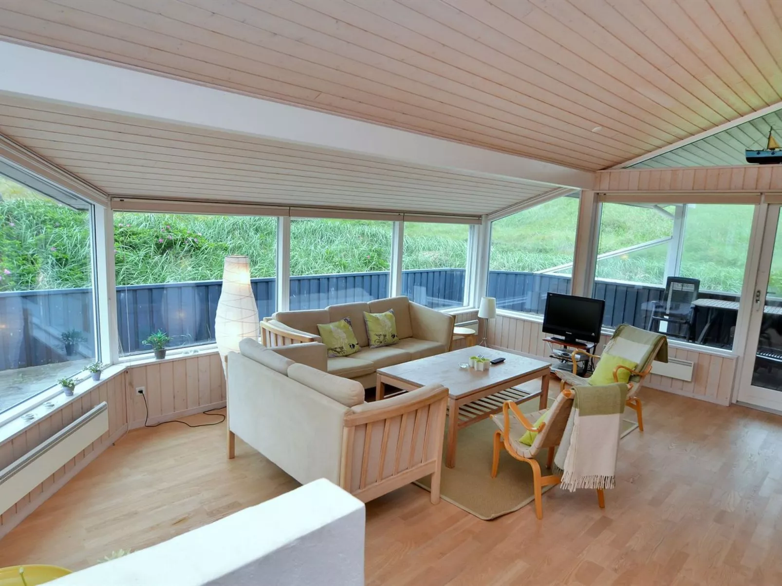 "Hadar" - 100m from the sea-Binnen