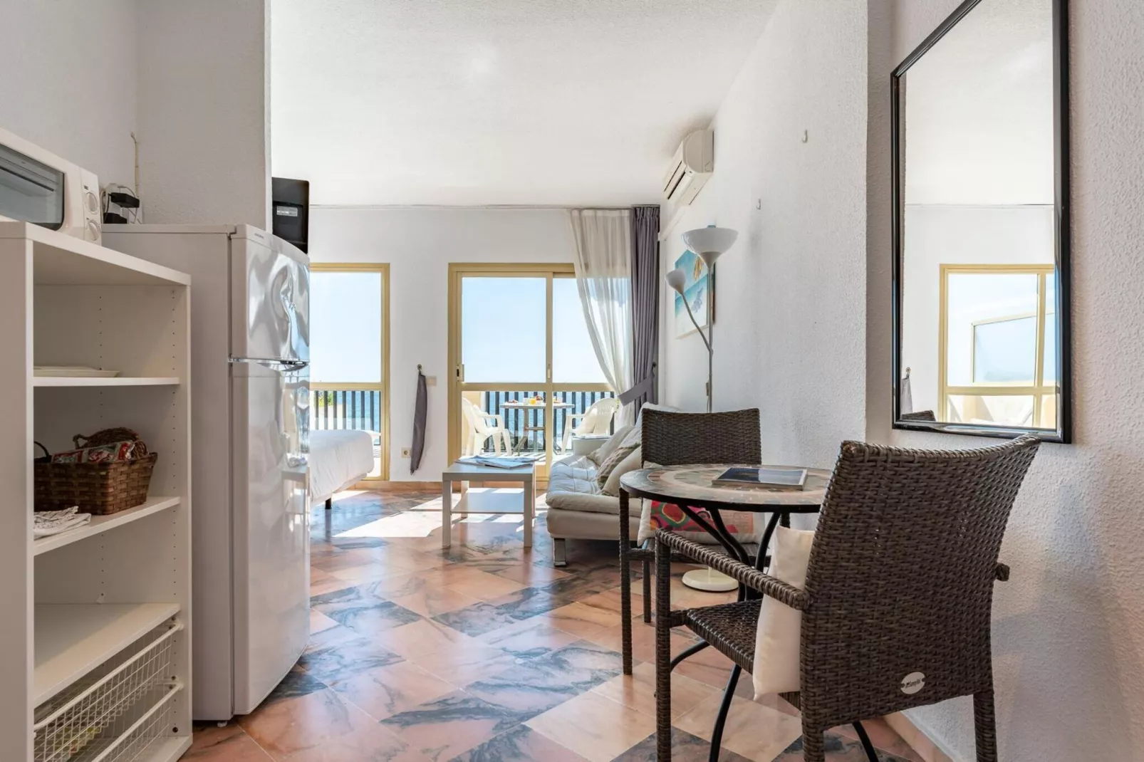 CT 239 - Romana Playa - First Beachline-Eetkamer