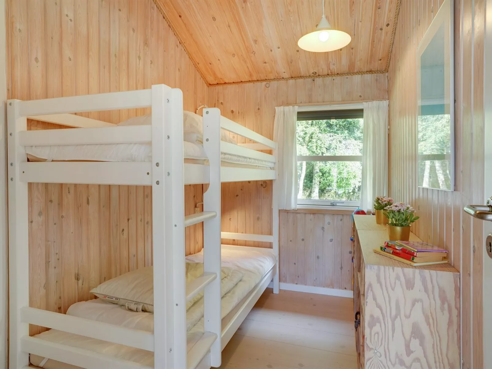 "Hagbard" - 2.6km from the sea-Binnen