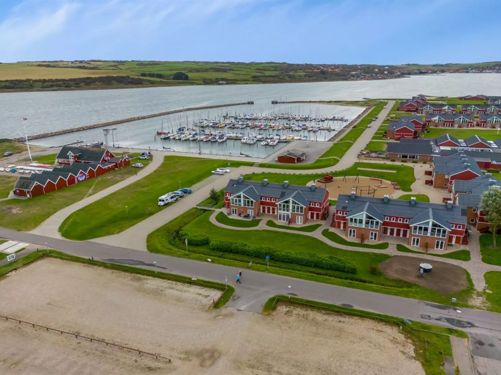 "Alvy" - 100m to the fjord-Buiten