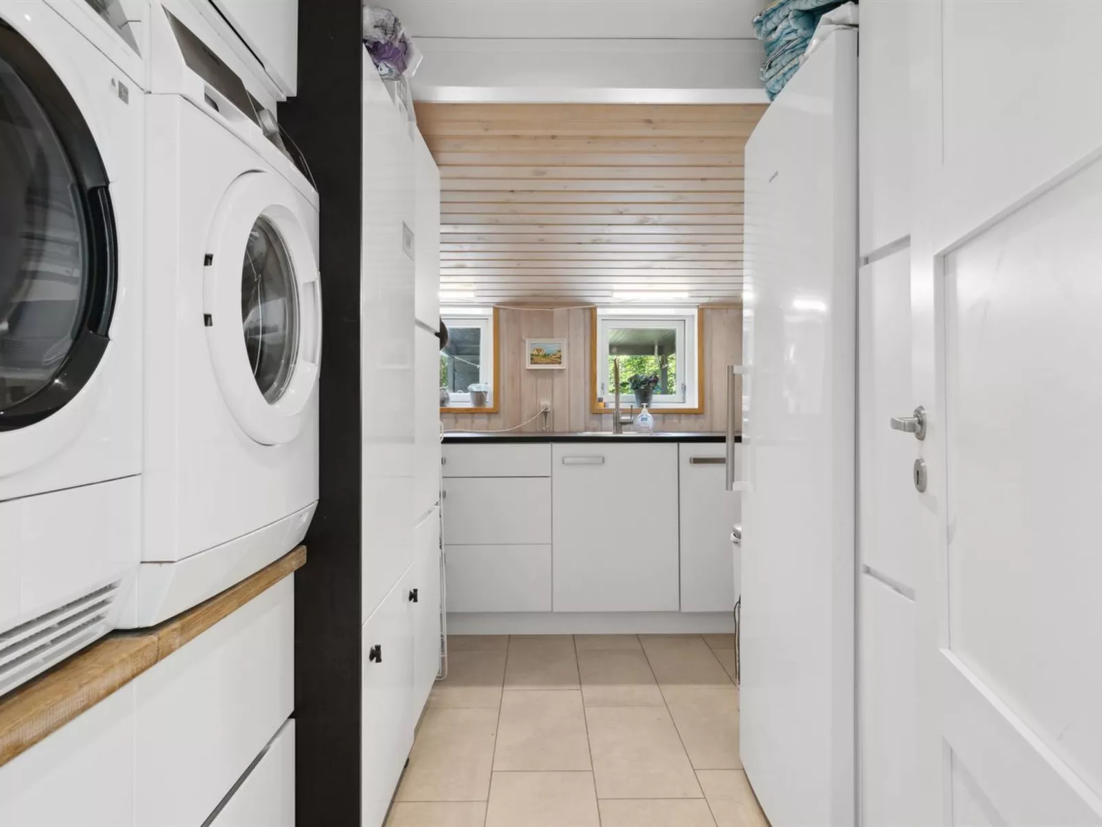 "Kennet" - 30m from the sea-Binnen