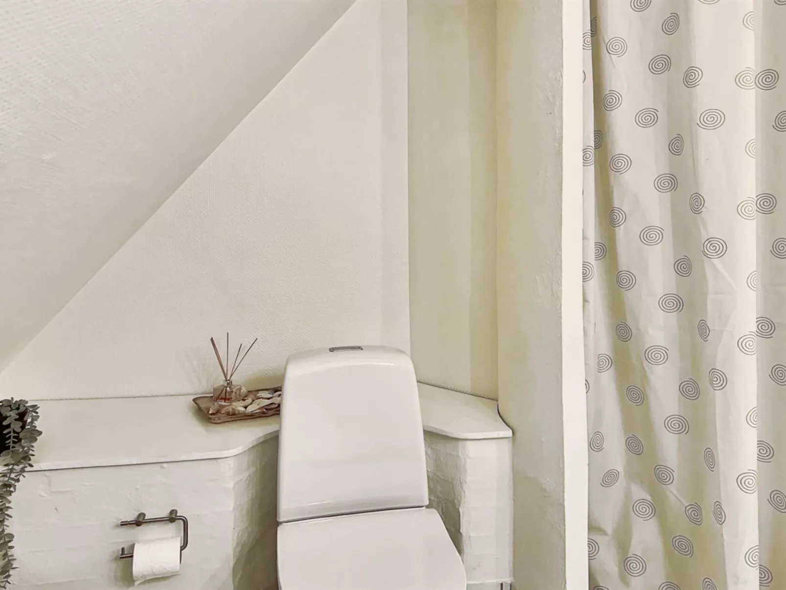 "Maelle" - 25km from the sea-Binnen