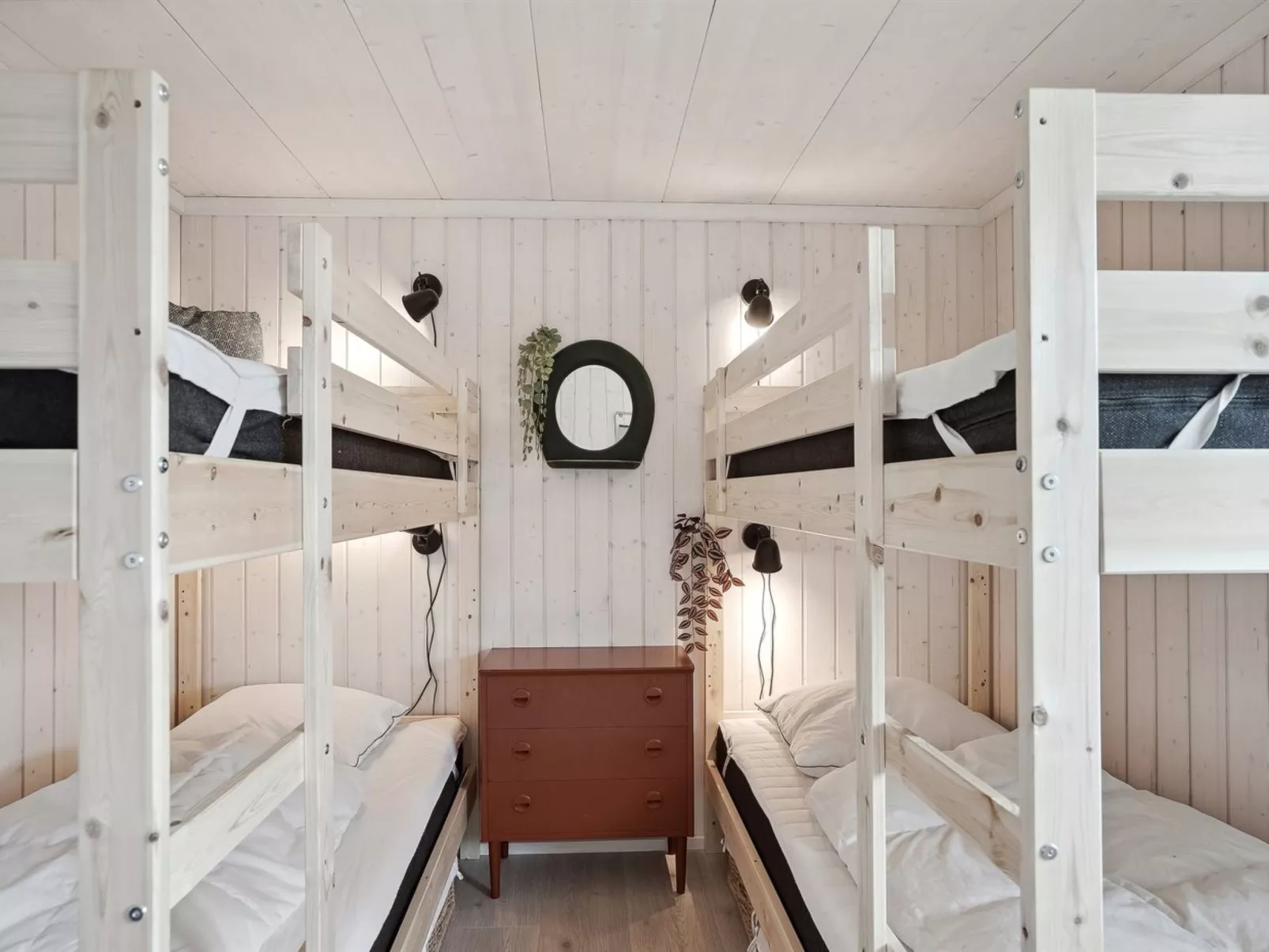 "Annvy" - 400m from the sea-Binnen