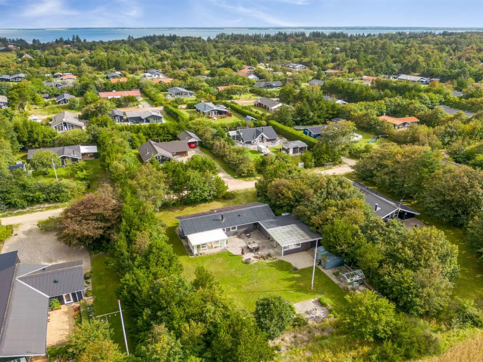 "Waghn" - 800m to the fjord-Buiten