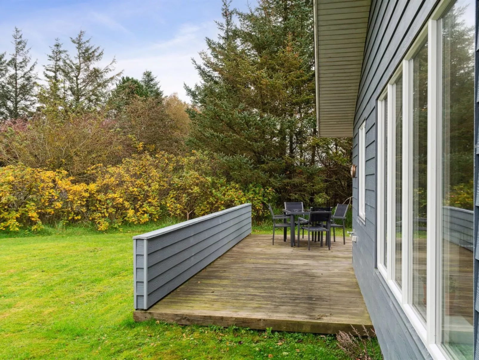 "Luchia" - 200m to the fjord-Buiten