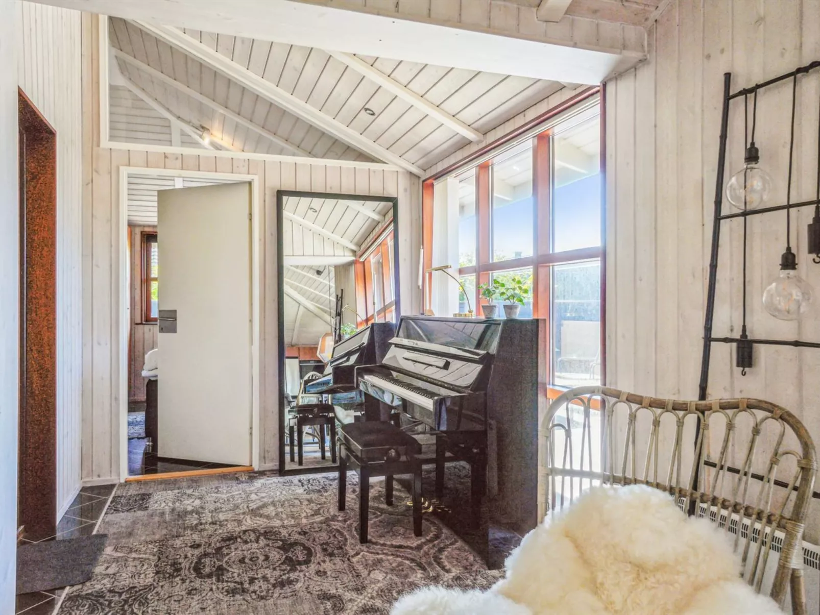 "Fridgerd" - 250m from the sea-Binnen