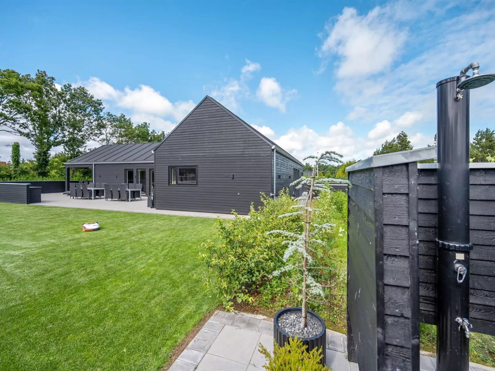 "Henrikke" - 500m to the fjord-Buiten