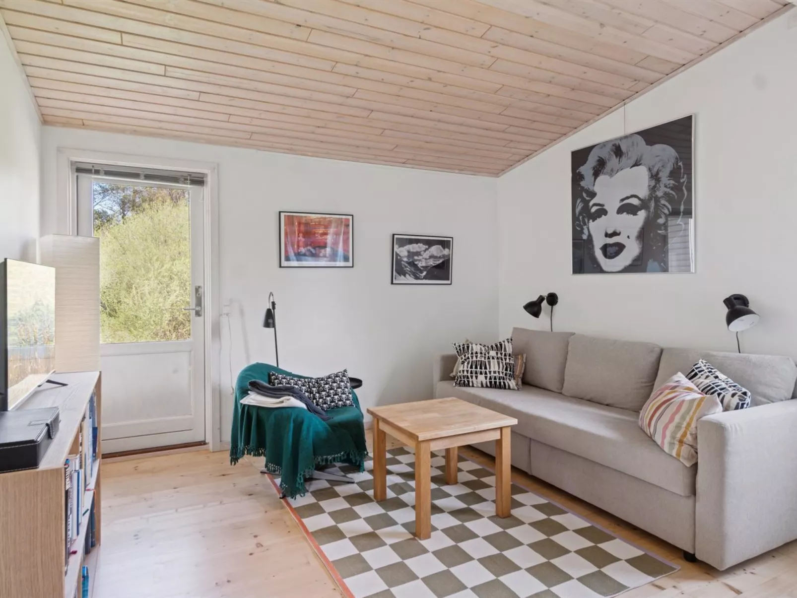 "Bassi" - 650m from the sea-Binnen