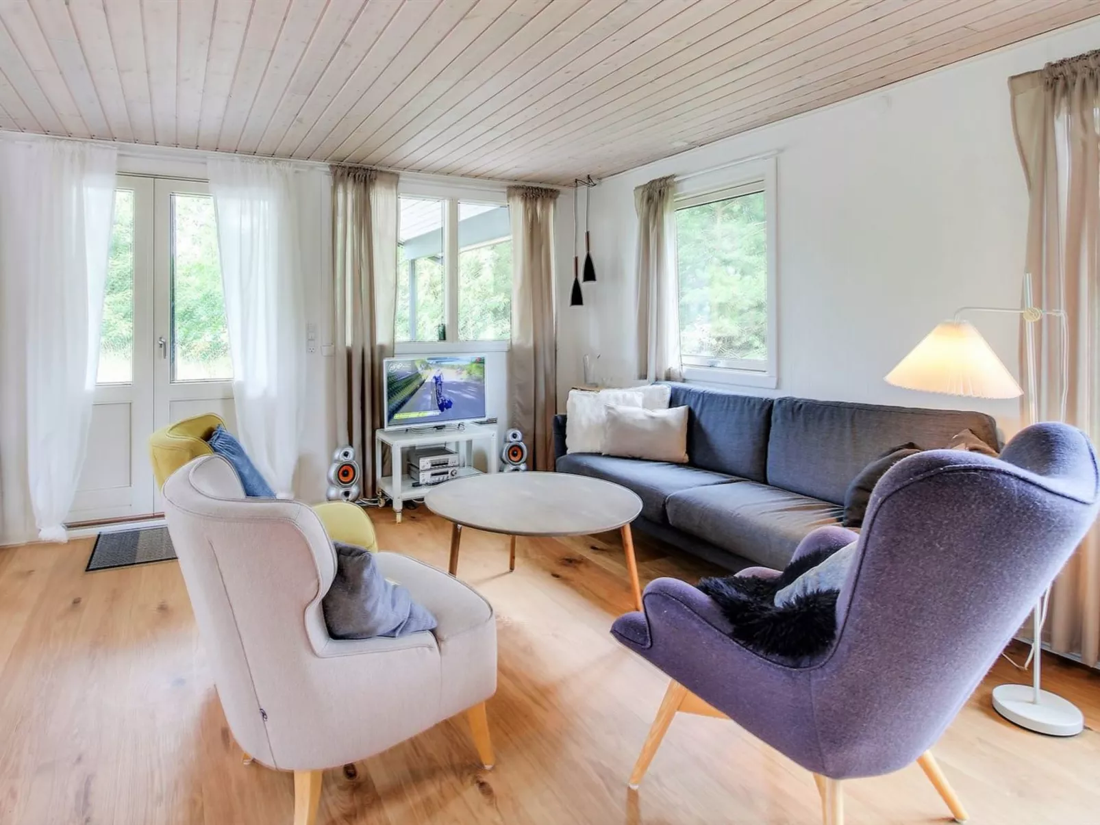 "Aleko" - 2.5km from the sea-Binnen