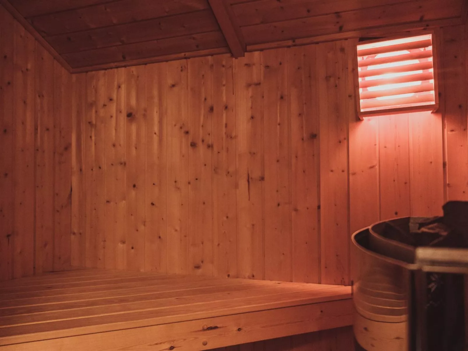 "Neno" - 100m from the sea-Binnen