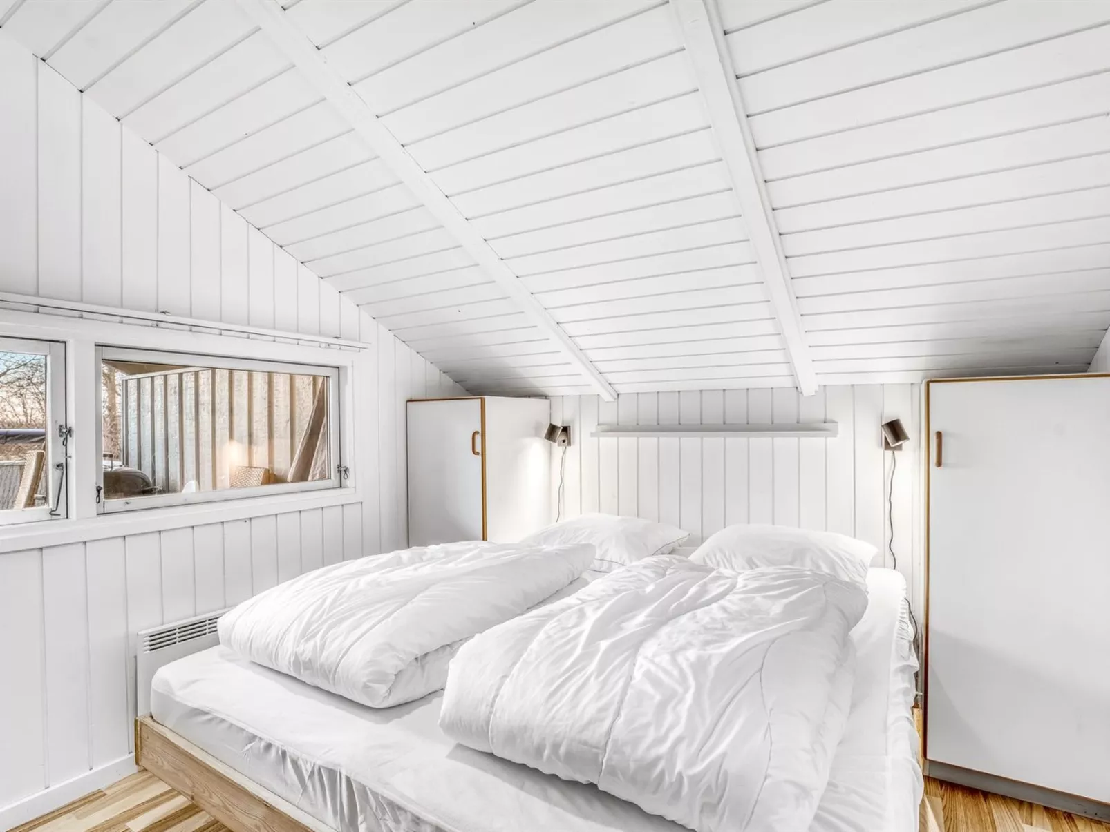 "Bjart" - 1.5km from the sea-Binnen