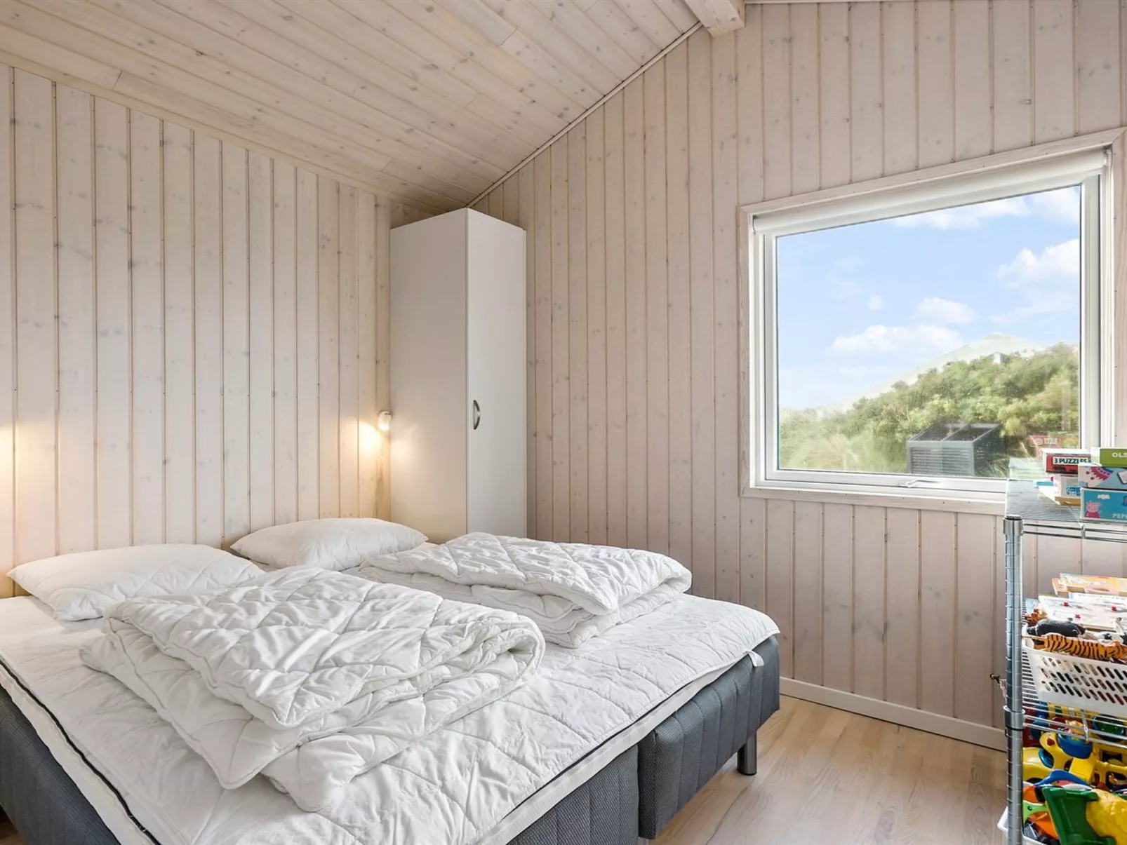 "Mirla" - 50m from the sea-Binnen