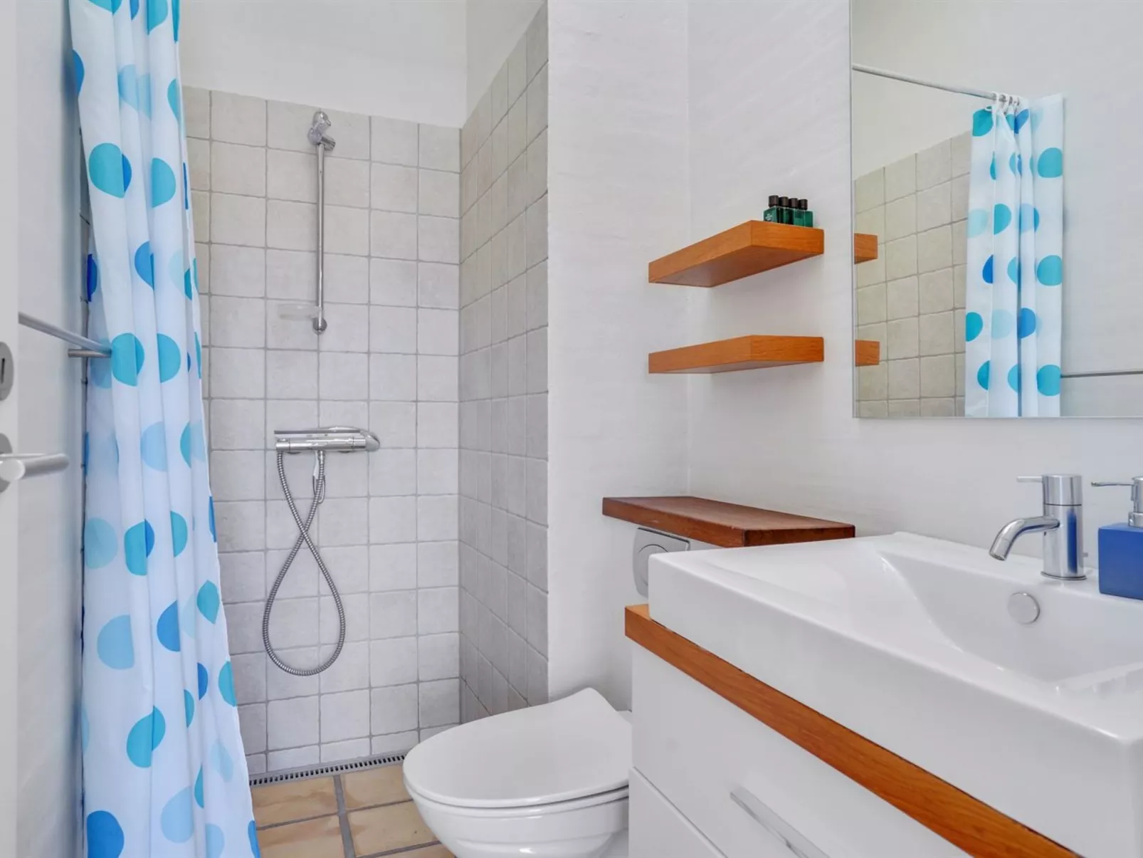 "Annrike" - 400m from the sea-Binnen