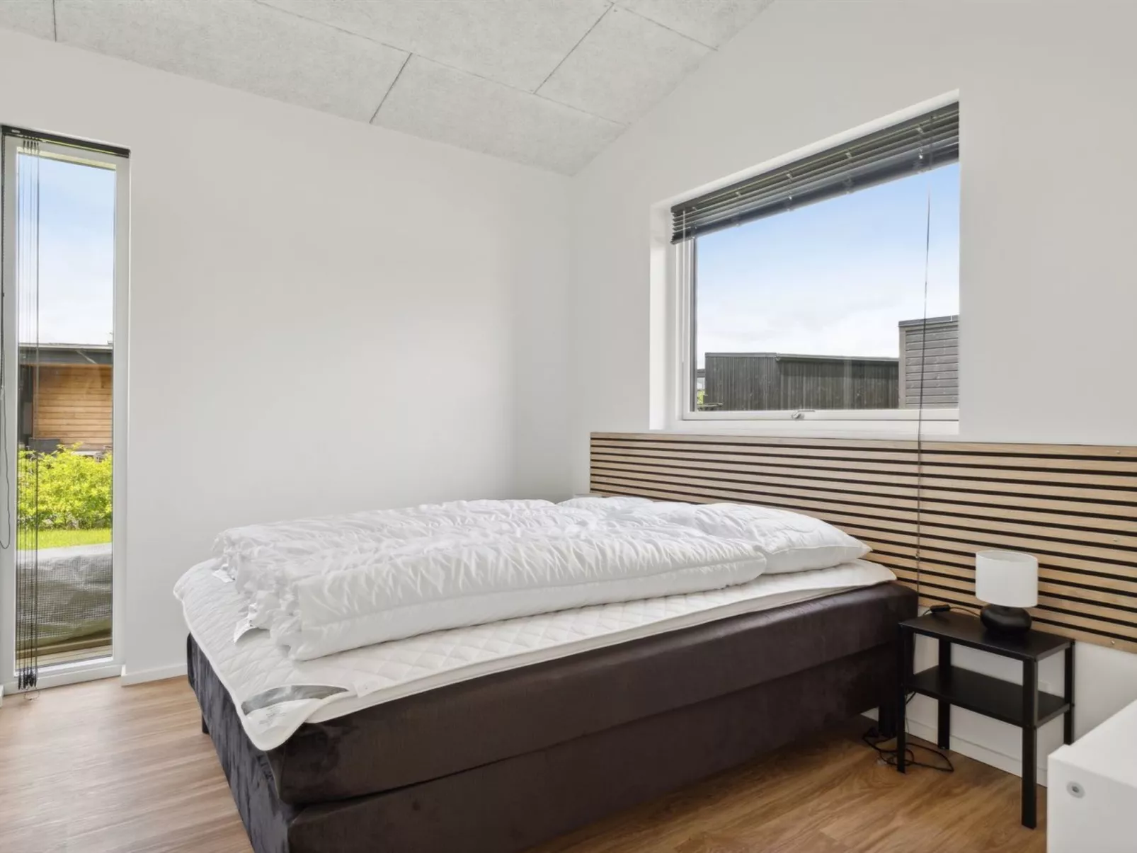 "Nissine" - 300m from the sea-Binnen