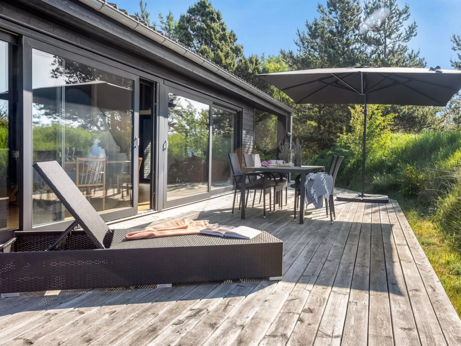 "Einette" - 100m from the sea-Buiten