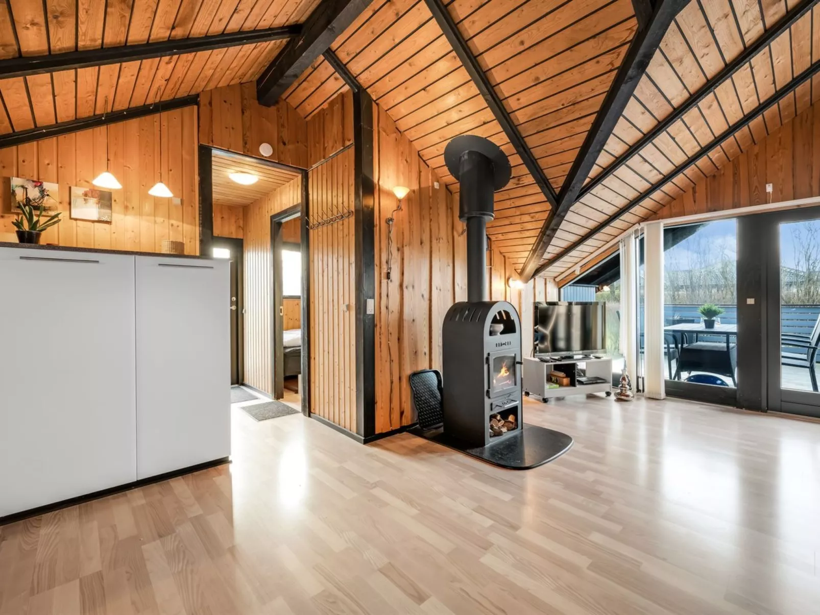 "Tjana" - 6km from the sea-Binnen